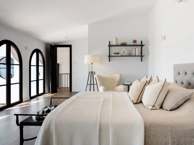 5 Bedrooms Villa in Casares