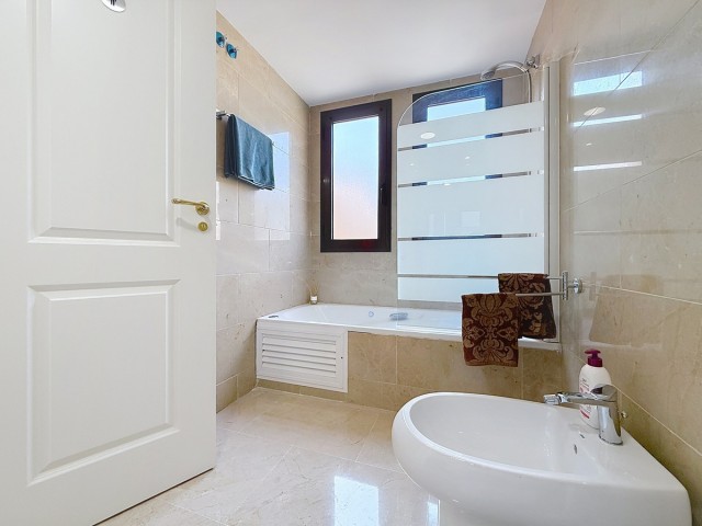 Takvåning i San Luis de Sabinillas