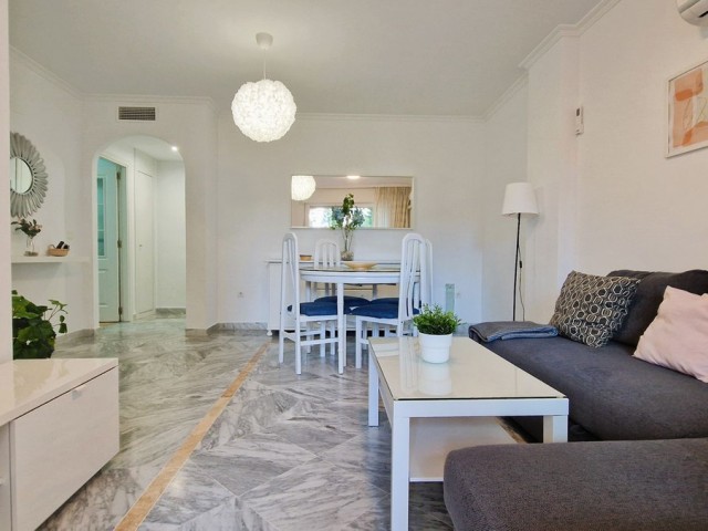 2 Bedrooms Apartment in San Pedro de Alcántara