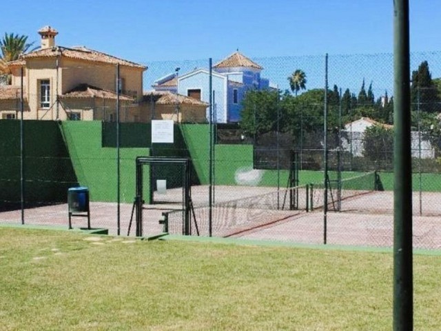 2 Bedrooms Apartment in San Pedro de Alcántara