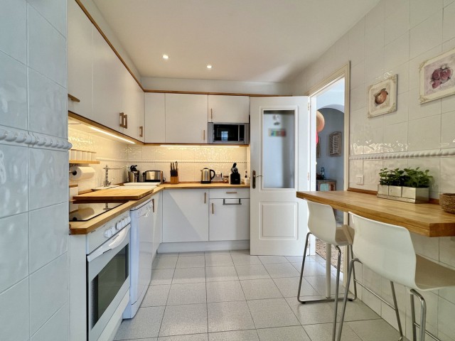 3 Bedrooms Apartment in Guadalmina Baja