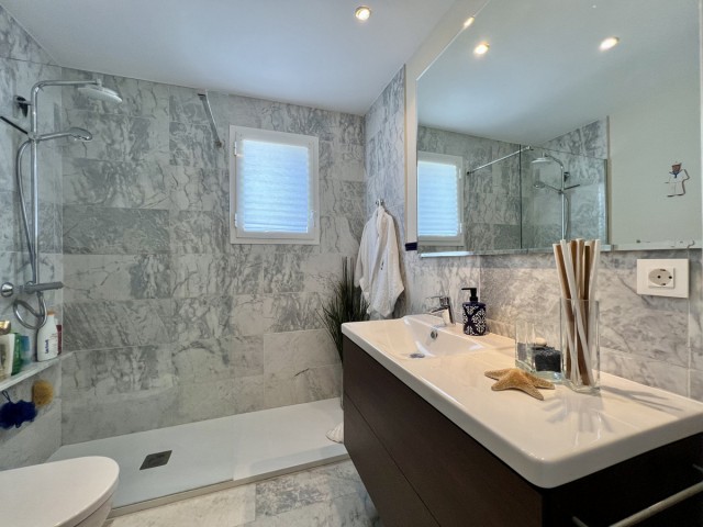 3 Bedrooms Apartment in Guadalmina Baja