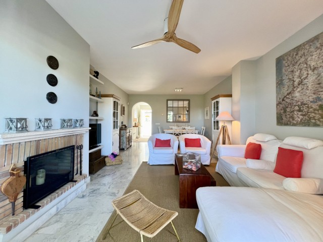 3 Bedrooms Apartment in Guadalmina Baja