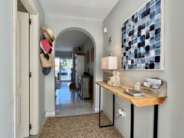 3 Bedrooms Apartment in Guadalmina Baja