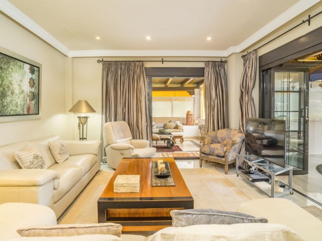 3 Bedrooms Apartment in Nueva Andalucía