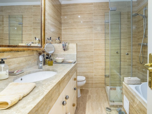 3 Bedrooms Apartment in Nueva Andalucía