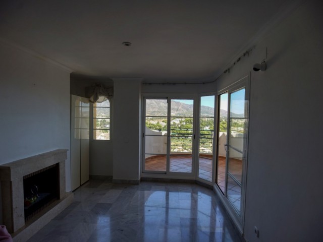 2 Bedrooms Apartment in Nueva Andalucía