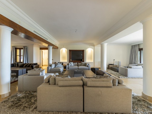 4 Bedrooms Villa in La Zagaleta