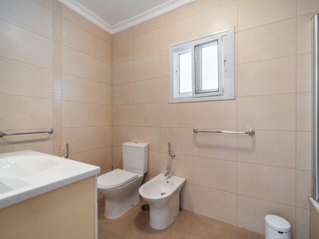 2 Bedrooms Villa in Elviria