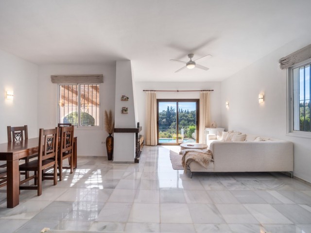 2 Bedrooms Villa in Elviria