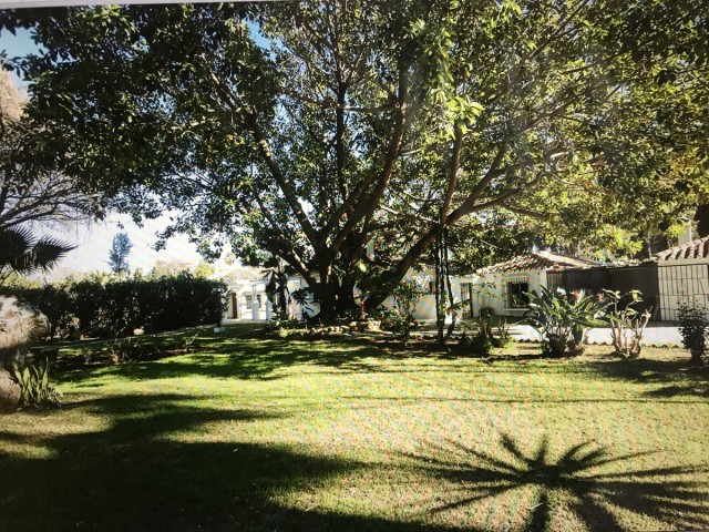 6 Sovrums Villa i Guadalmina Baja