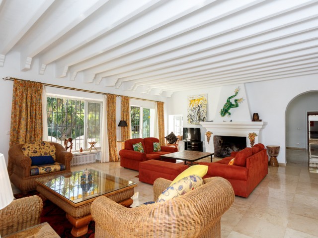 6 Sovrums Villa i Guadalmina Baja