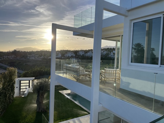 Villa con 4 Dormitorios  en Marbella