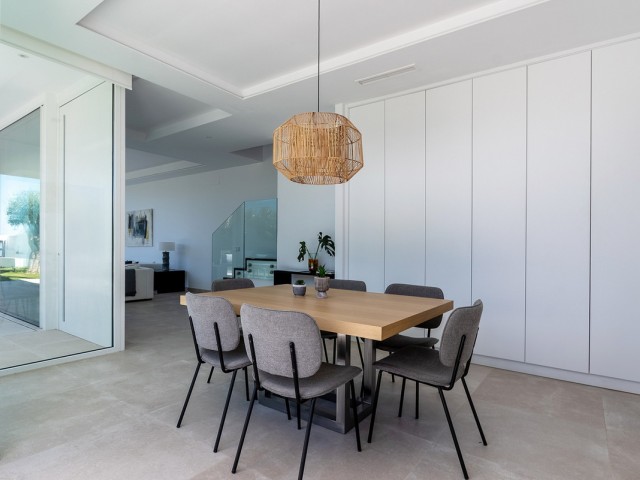 Villa con 4 Dormitorios  en Marbella