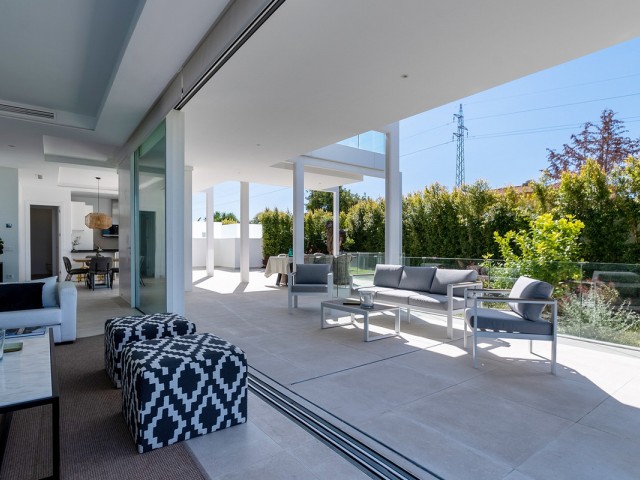 Villa con 4 Dormitorios  en Marbella