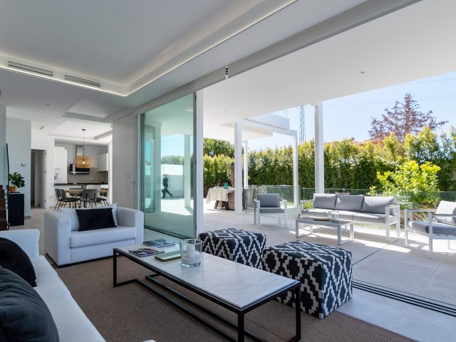 Villa con 4 Dormitorios  en Marbella