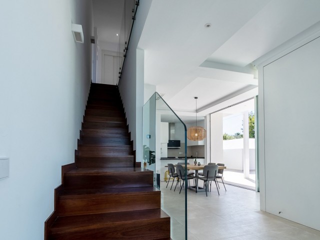 Villa con 4 Dormitorios  en Marbella