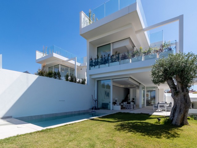4 Bedrooms Villa in Marbella