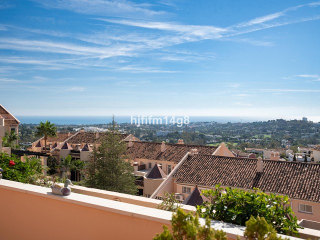 3 Bedrooms Apartment in Nueva Andalucía