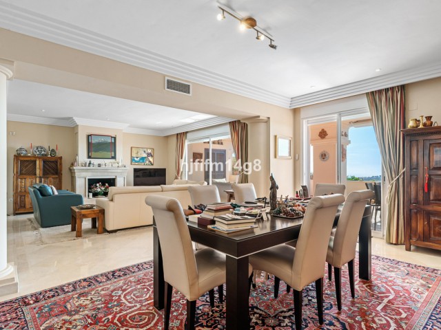 3 Bedrooms Apartment in Nueva Andalucía