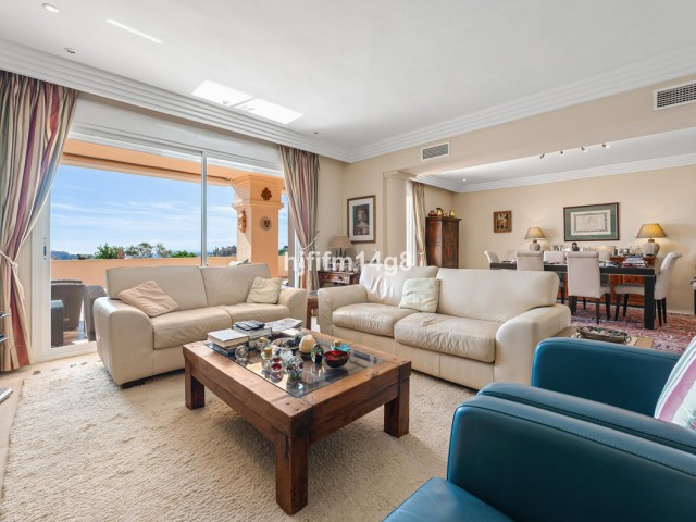 3 Bedrooms Apartment in Nueva Andalucía