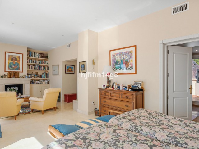 3 Bedrooms Apartment in Nueva Andalucía
