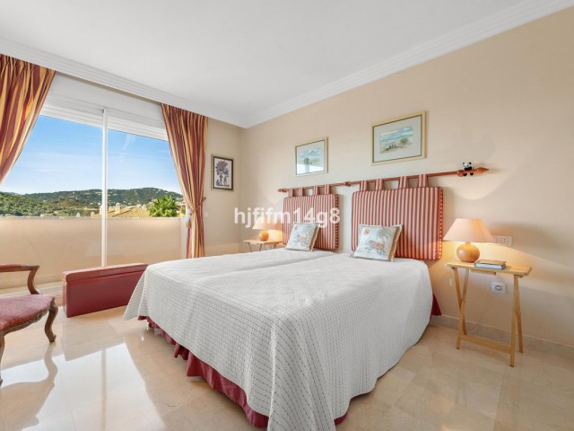 3 Bedrooms Apartment in Nueva Andalucía