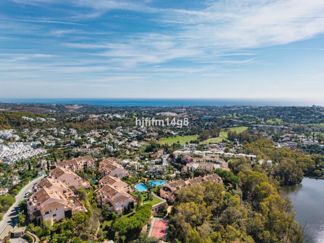 3 Bedrooms Apartment in Nueva Andalucía