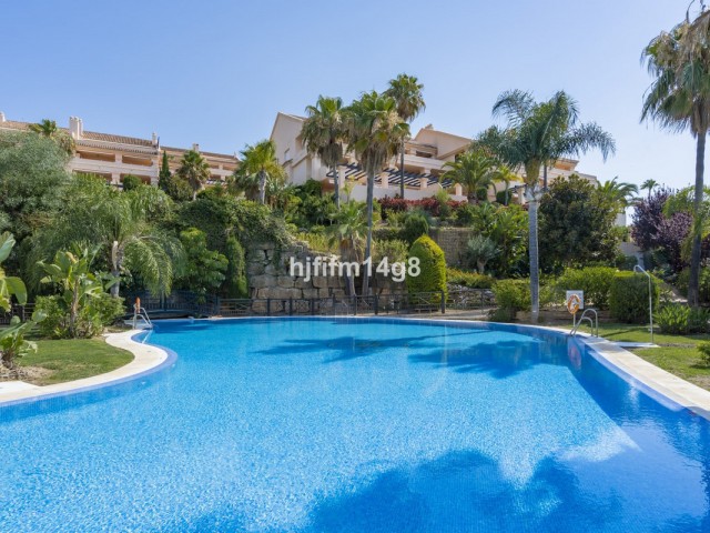 3 Bedrooms Apartment in Nueva Andalucía