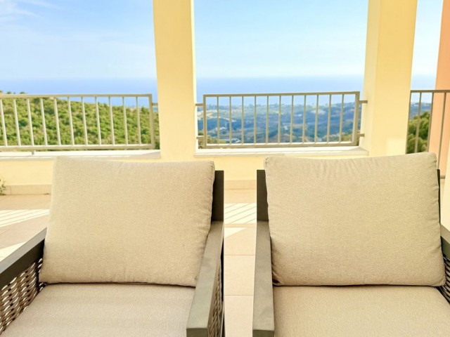 Penthouse in Altos de los Monteros