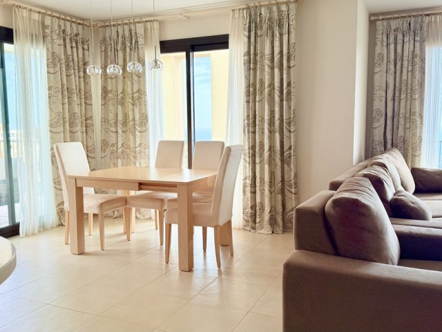 Penthouse in Altos de los Monteros