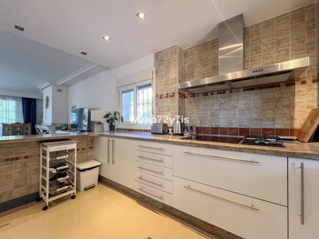 6 Bedrooms Townhouse in El Paraiso