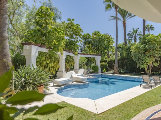 6 Soveroms Villa i Nueva Andalucía