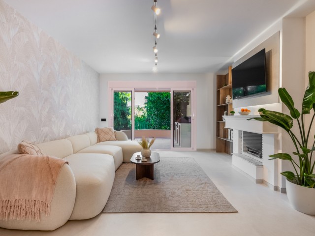 4 Bedrooms Apartment in Nueva Andalucía