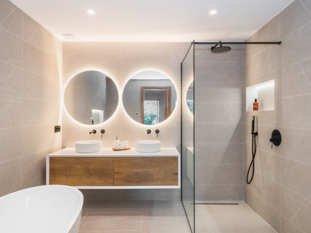 4 Bedrooms Apartment in Nueva Andalucía