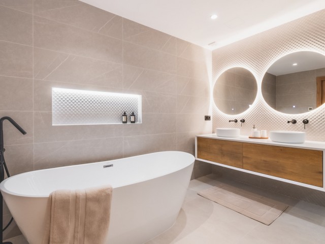 4 Bedrooms Apartment in Nueva Andalucía