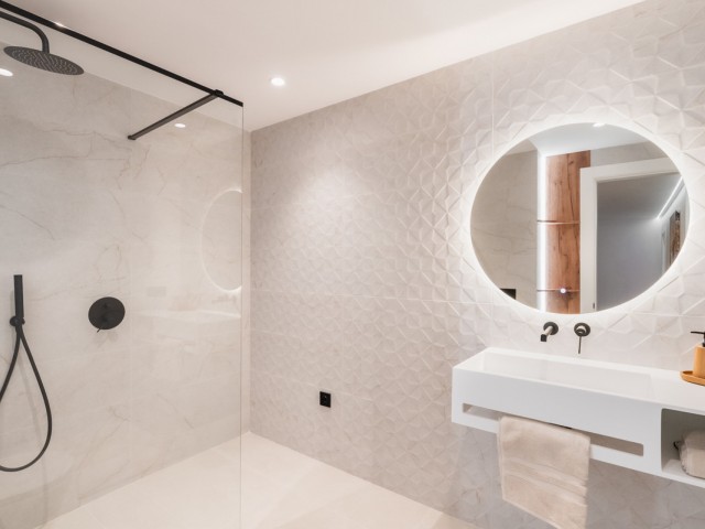 4 Bedrooms Apartment in Nueva Andalucía