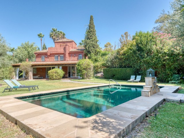 6 Soveroms Villa i Nueva Andalucía