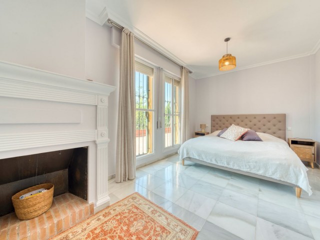 6 Bedrooms Villa in Nueva Andalucía