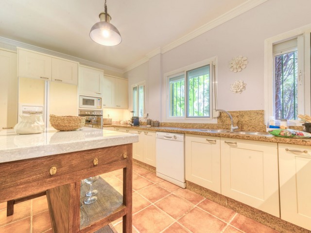 6 Bedrooms Villa in Nueva Andalucía