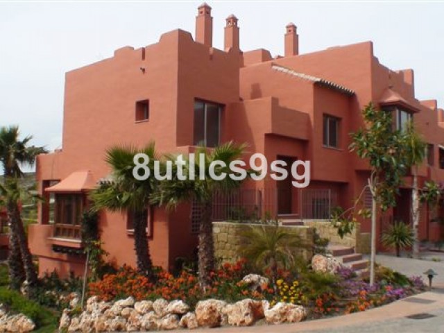 2 Bedrooms Townhouse in Manilva