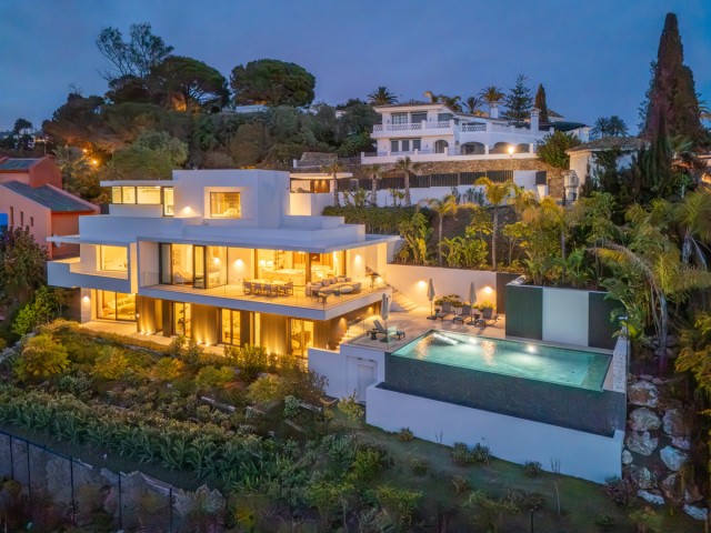 Villa con 4 Dormitorios  en El Rosario