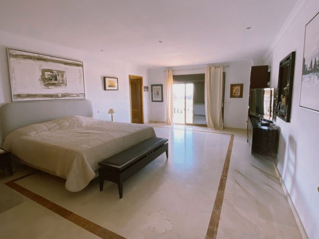 7 Bedrooms Villa in Marbella