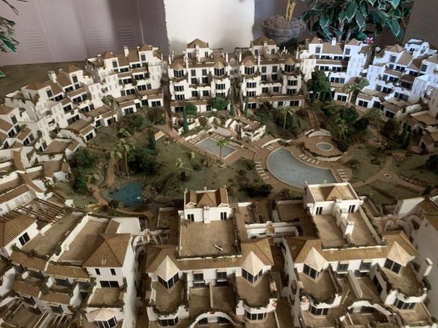 3 Bedrooms Apartment in Elviria