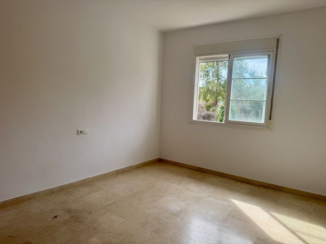 Adosado con 3 Dormitorios  en Marbella