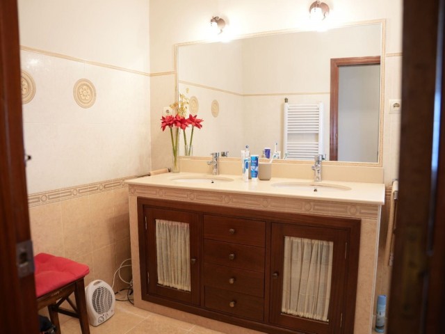 5 Soveroms Villa i Arroyo de la Miel