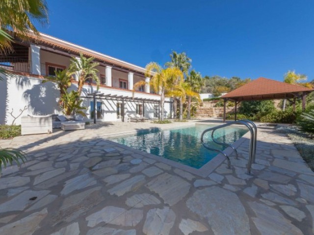 6 Makuuhuoneen Huvila Benahavís