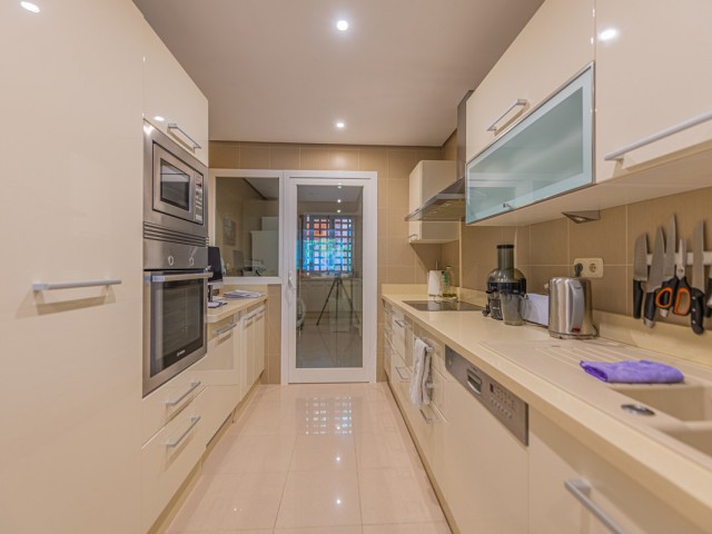 3 Bedrooms Apartment in Nueva Andalucía