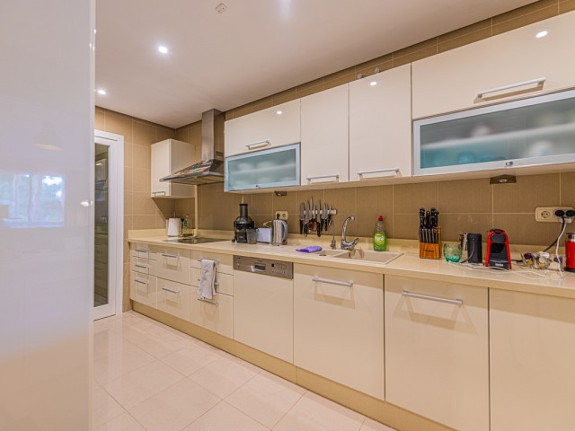 3 Bedrooms Apartment in Nueva Andalucía