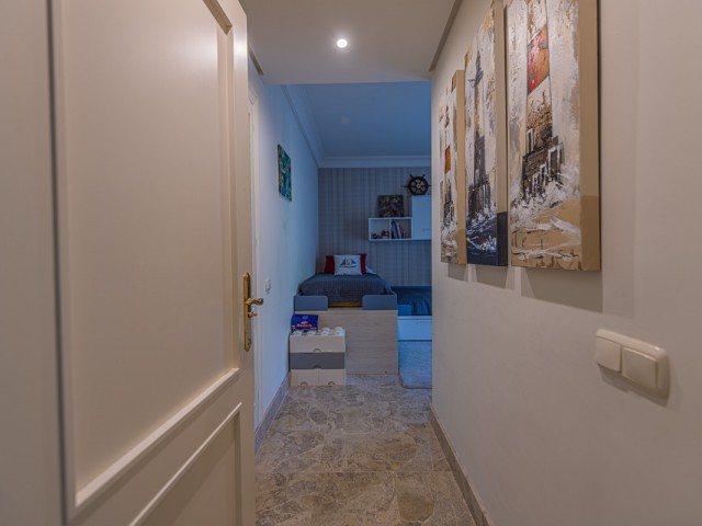 3 Bedrooms Apartment in Nueva Andalucía